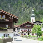 Gemuetliche Im Zentrum Von By Interhome