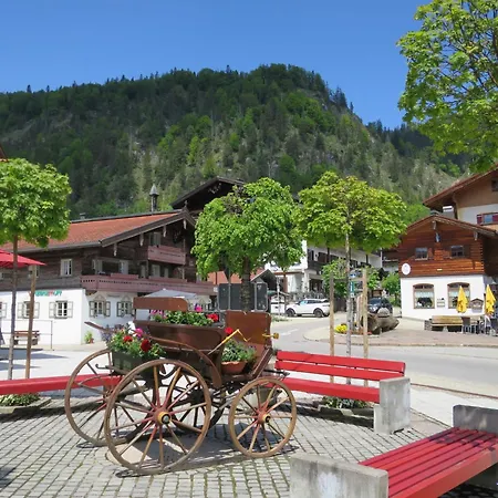 Gemuetliche Im Zentrum Von By Interhome Reit im Winkl